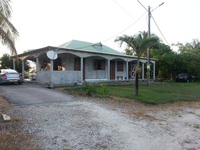 Maison / Villa  3 Pièces - 130 m²  - Sainte Anne en Guadeloupe