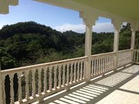 Maison / Villa  8 Pièces - 240 m²  - Les Abymes en Guadeloupe